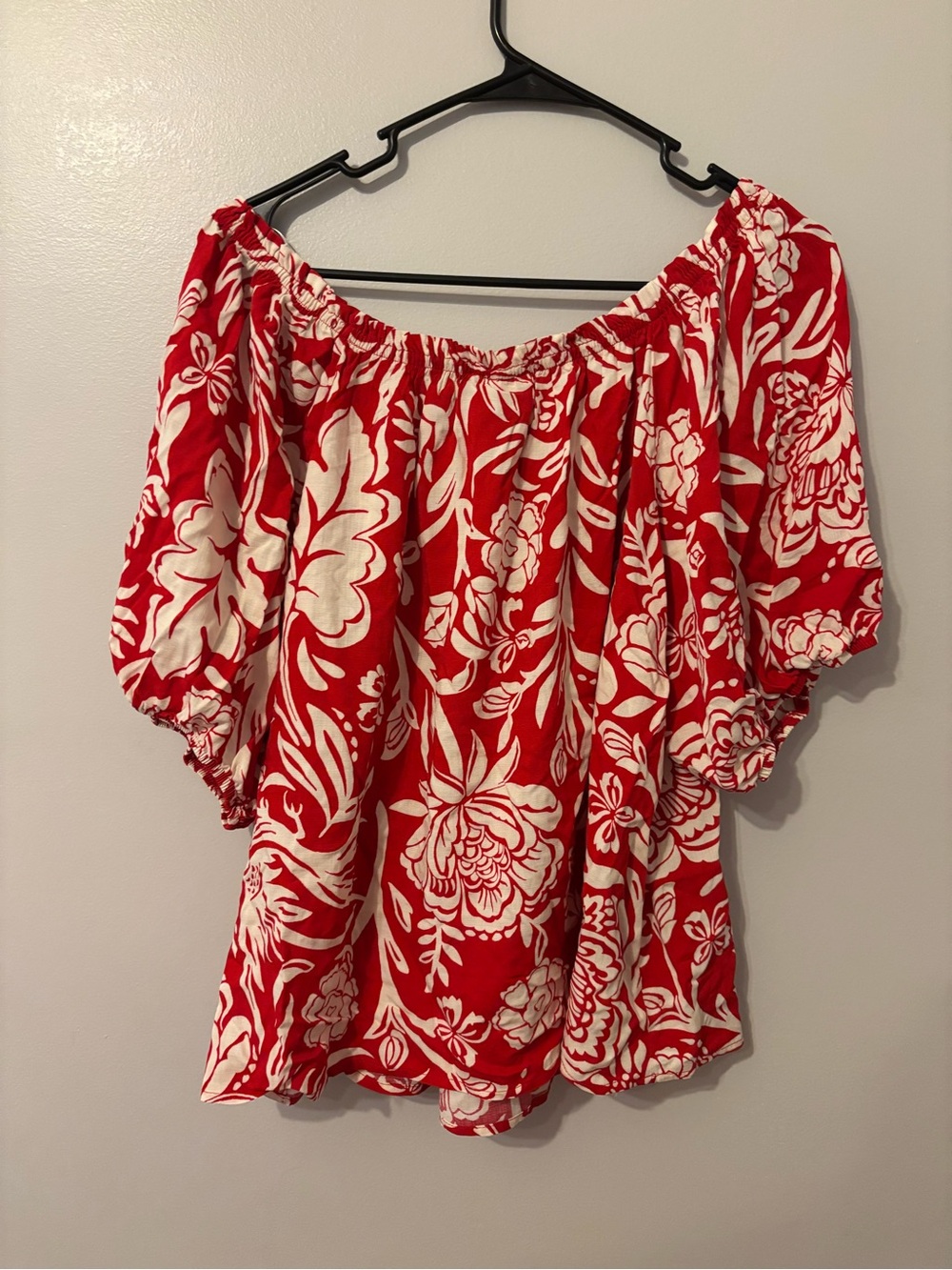 New large red and white floral off-the-shoulder blouse by Knox Rose - Picture 5 of 5